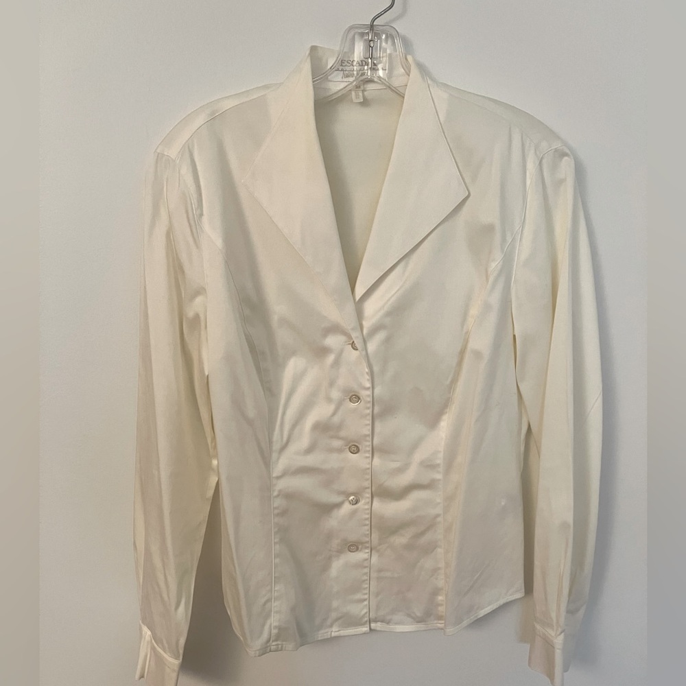 ESCADA white button blouse size Euro 38